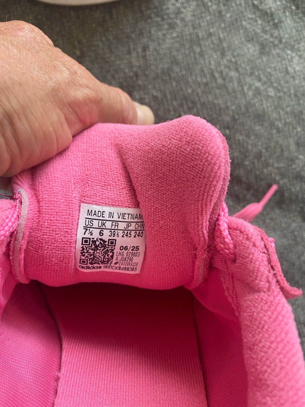 Adidas Campus pink Suede-Inspired Women's Sneakers with White Stripes. Size 7.5. - Picture 6 of 6